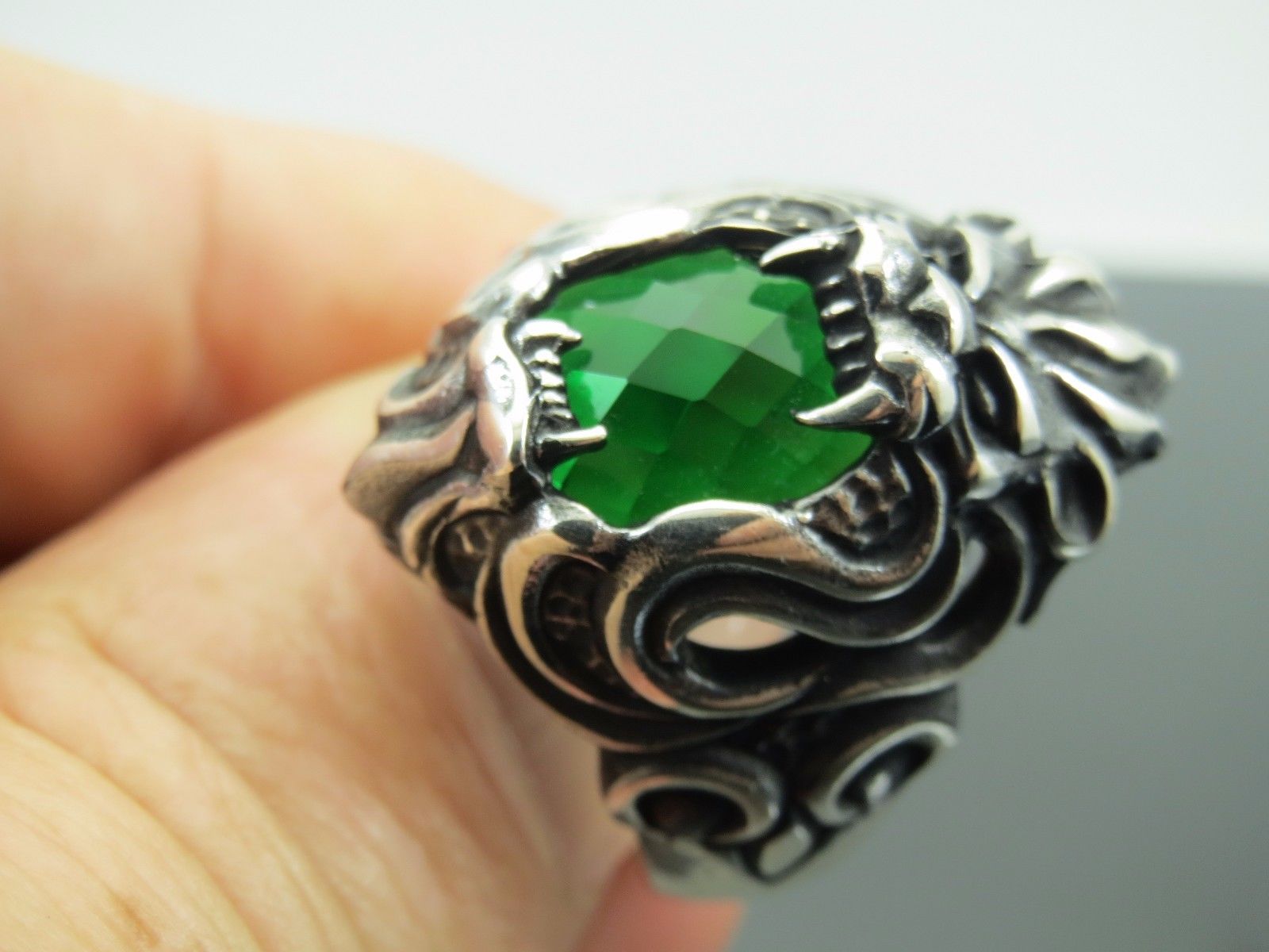 Huge Oval Cut Emerald Stone Coctail Silver Ring
